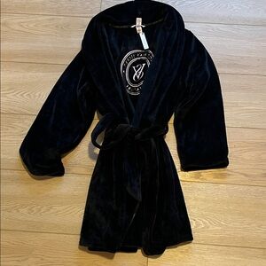 Victoria’s Secret Plush Black Velvet Robe with Embroidered Crest